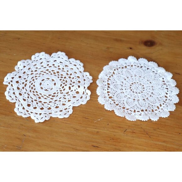 7 Doilies Small Doily Crocheted Doily White  Vintage Doilies  V20 - Picture 3 of 4
